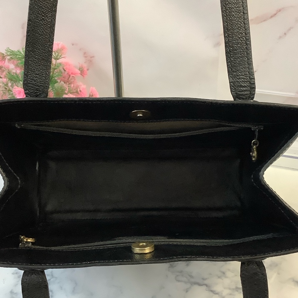 GUC Chanel Caviar Tote - Picture 7 of 9